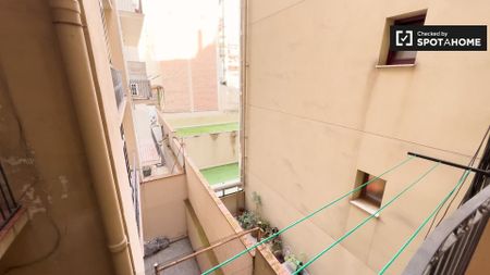 barcelona, Catalonia 08015 - Photo 3