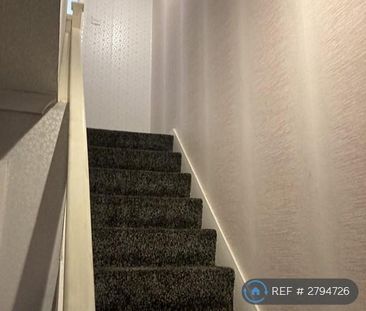 2 bedroom semi-detached house to rent - Photo 6