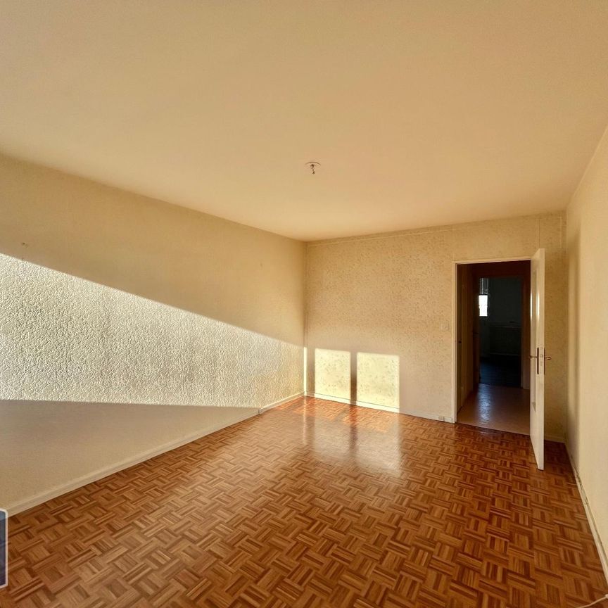 Location Appartement 1 pièce 50m² ST ETIENNE 42100 - Photo 1