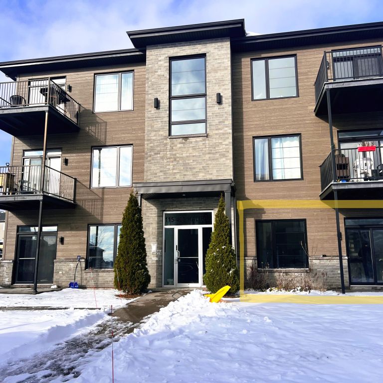 5 1/2 à Louer Cowansville Rez-de-chaussé - Photo 2