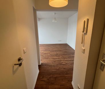 Helle Dachwohnung in Düsseldorf - Ideal für Singles oder Paare - Photo 3