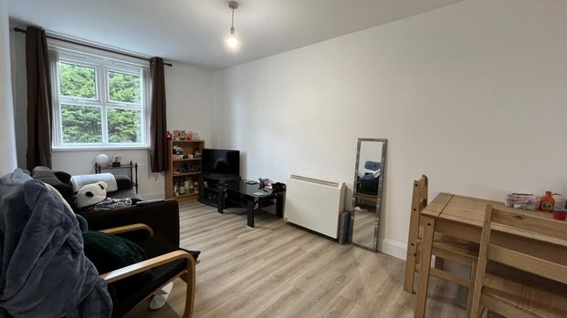 2 bedroom flat to rent - Photo 1