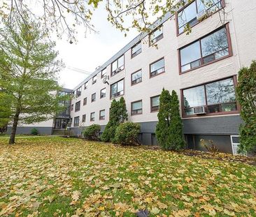 1 Crown Hill Place | 1 Crown Hill Place, Toronto - Photo 1