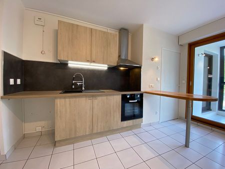 Location Appartement 1 pièce 43m² BESANCON 25000 - Photo 2