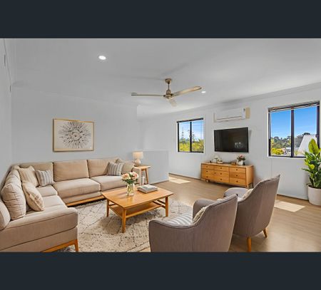 1/35-39 Azzurra Drive, Varsity Lakes, Qld 4227 - Photo 3