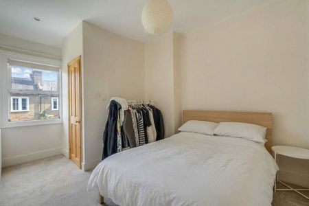 3 bedroom semi-detached house to rent - Photo 4