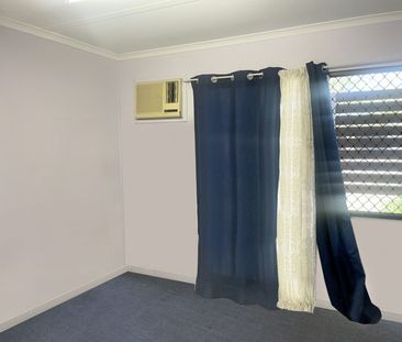 4 BEDROOM FAMILY HOME IN BALL BAY - Photo 2