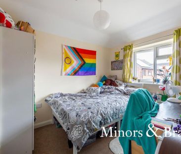 5 bedroom detached house to rent - Photo 2