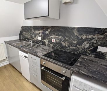 2 bedroom flat to rent - Photo 6