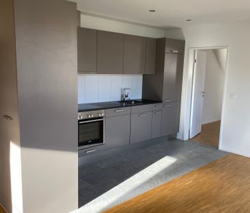 Ab 1.12./1.1. - Stylische 3.5 Zi Whg mit Balkon, Garage - Photo 4