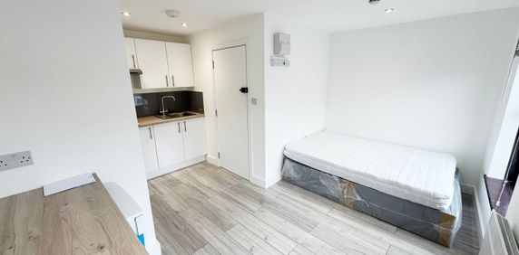 Studio Flat, Edmeston Close, E9 - Photo 2