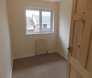 3 bedroom end of terrace house to rent - Photo 1