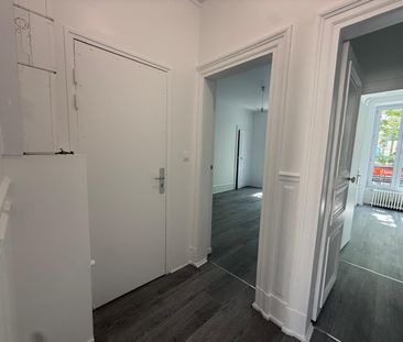 Location Appartement 3 pièces 61m² PARIS 18ème - Photo 5