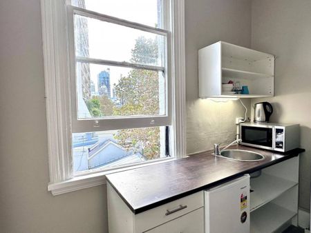 Ensuite Room for Rent in the Heart of Oxford Street - Photo 4