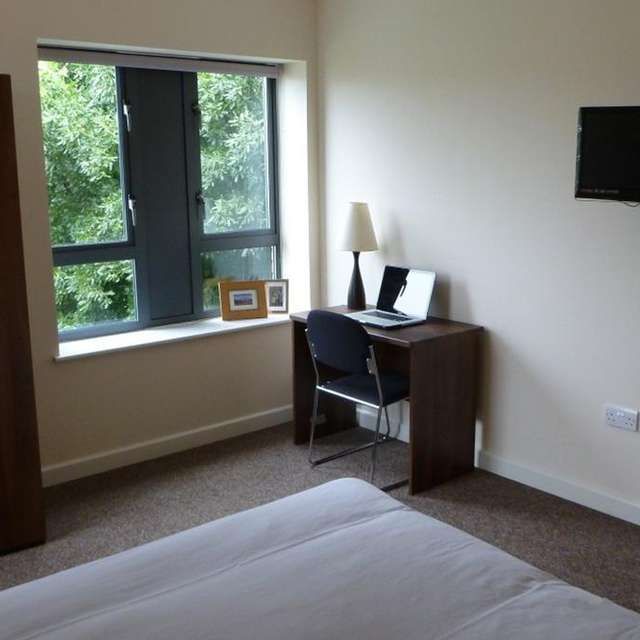 3 bedroom flat to rent - Photo 2