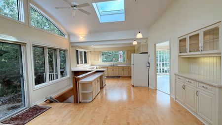 For Lease - 117 Watson Avenue, Oakville, Ontario - Photo 3