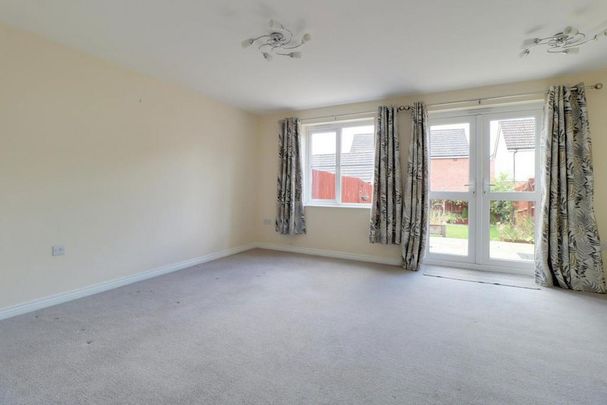 3 bedroom semi-detached house to rent - Photo 1