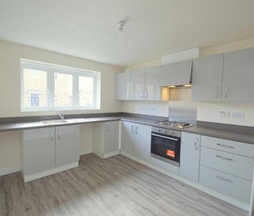 3 bedroom semi-detached house to rent - Photo 5