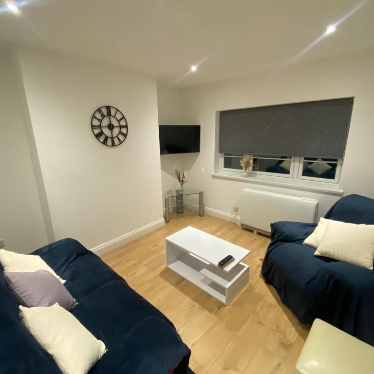 2 bedroom semi-detached house to rent - Photo 1