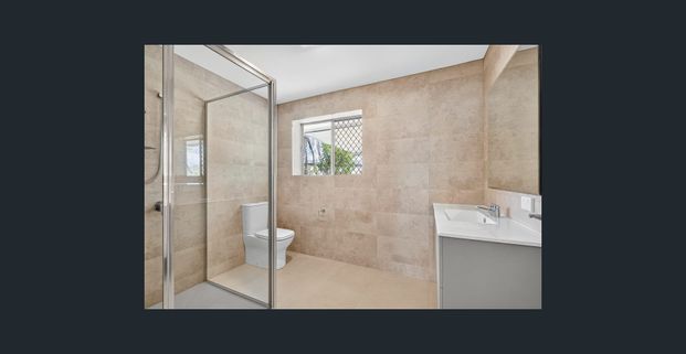 Recently Renovated Family Home in a Quiet Cul-de-Sac - Photo 1