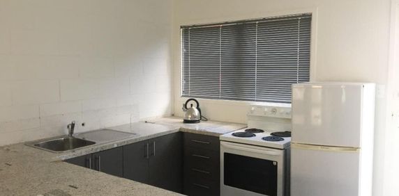 Handy location - Photo 2