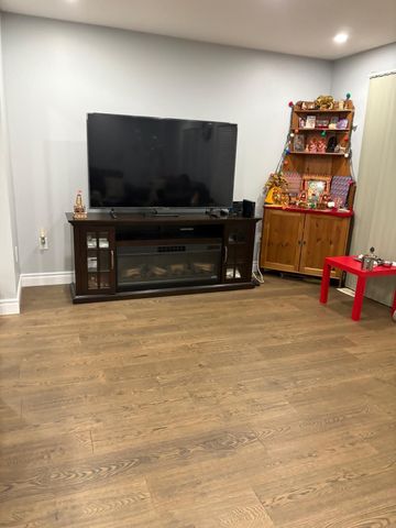 For Lease - 564 Woolgrass Avenue, Waterloo, Ontario - Photo 2