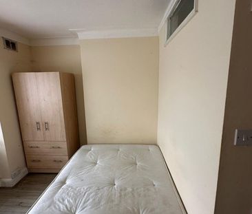 1 Bed Flat, Hendon Way, NW2 - Photo 1
