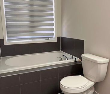 For Lease - 36 Fancamp Drive, Vaughan, Ontario - Photo 5