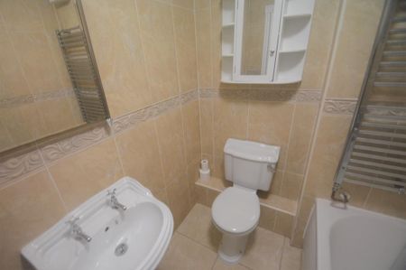 3 bedroom terraced house to rent - Photo 2