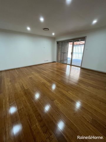 LUXURY LIVING IN GLENFIELD WITH THE WATER INCLUDED!!! - Photo 3