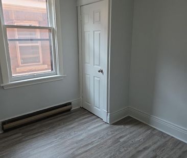 For Lease - 991 Main Street Unit# 5, Hamilton, Ontario - Photo 6