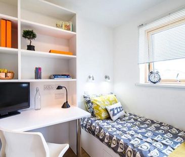 1 bedroom in a flat share to rent - Photo 5