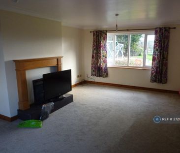 4 bedroom detached house to rent - Photo 1