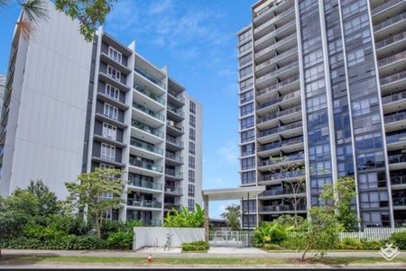 Varsity Lakes - Photo 2