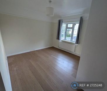 3 bedroom flat to rent - Photo 3