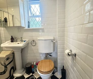 1 bedroom room to rent Large Ensuite Room - Wardown Crescent - Furn... - Photo 5