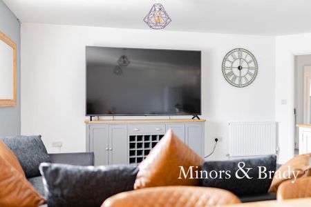 2 bedroom apartment to rent - Photo 4