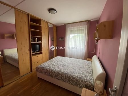 Kiadó újszerű állapotú panel lakás - Pécs - Fotó 2