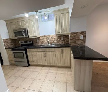 For Lease - 209 Old Colony Road Unit# Basement, Richmond Hill, Ontario - Photo 6