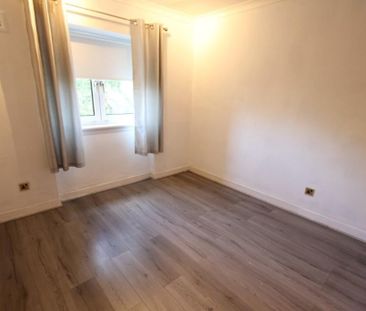 3 bedroom flat to rent - Photo 5