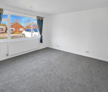 2 bedroom detached bungalow to rent - Photo 2