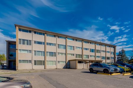 10 Frobisher Blvd SE, Calgary - Photo 2