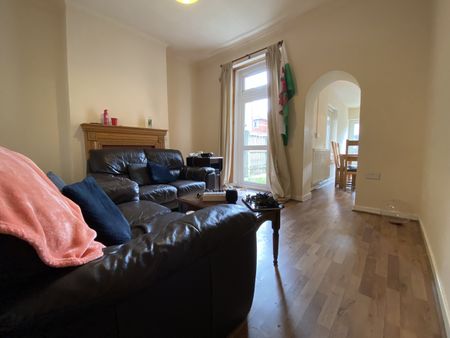 South Luton Place, Adamsdown - Photo 5