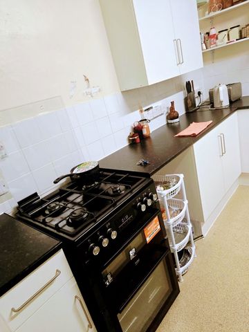 Room in a Shared Flat, Oxenford Street, SE15 - Photo 4