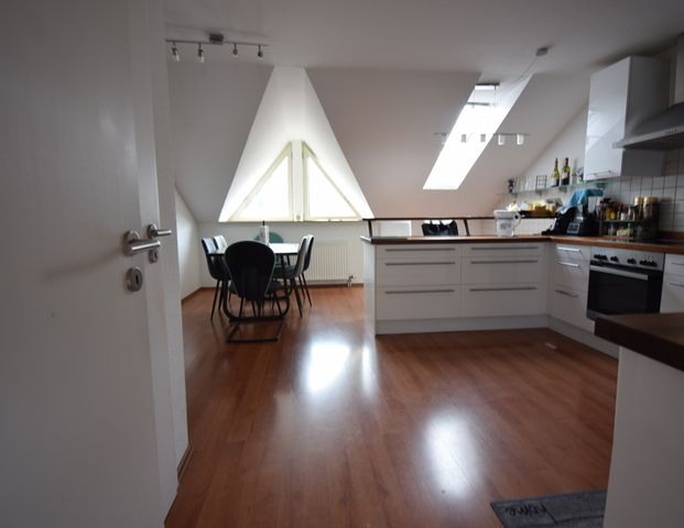 Besondere, großzügige Wohnung in prima Innenstadtlage - Foto 1