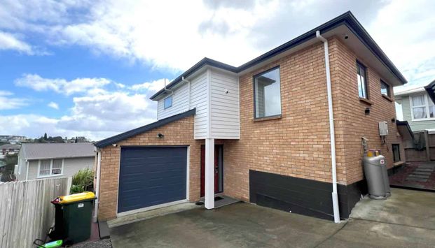 4 bedrooms with 3 bathrooms - Photo 1