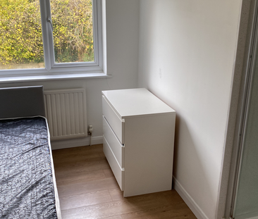 Bridgefield Close Room 5 - Photo 1