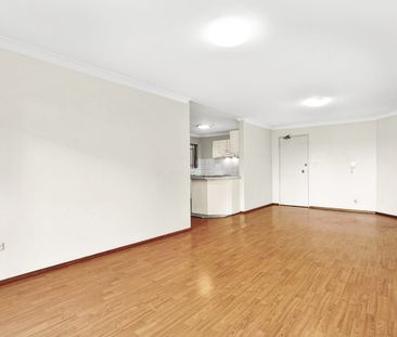 Conveniently Located 2 Bedroom Apartment - Photo 6