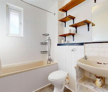 2 bedroom semi-detached house to rent - Photo 3