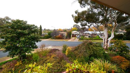 Family Home in Prime Location - Photo 2